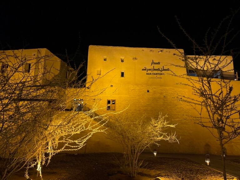 Arte, paesaggio, cibo, archeologia in Arabia Saudita. AlUla vuole diventare la nuova meta del turismo culturale rigenerativo