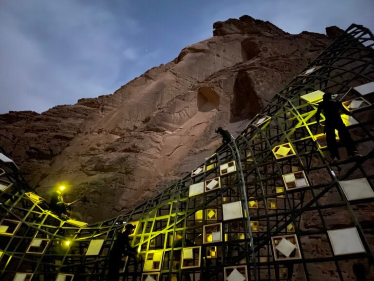 Desert X AlUla 2026, performance di H&eacute;ctor Zamora, photo Claudia Giraud