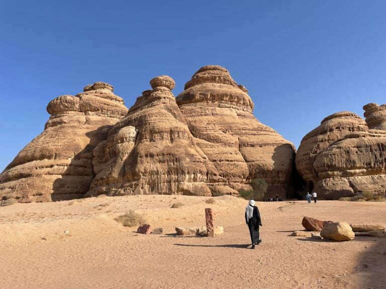 Arte, paesaggio, cibo, archeologia in Arabia Saudita. AlUla vuole diventare la nuova meta del turismo culturale rigenerativo