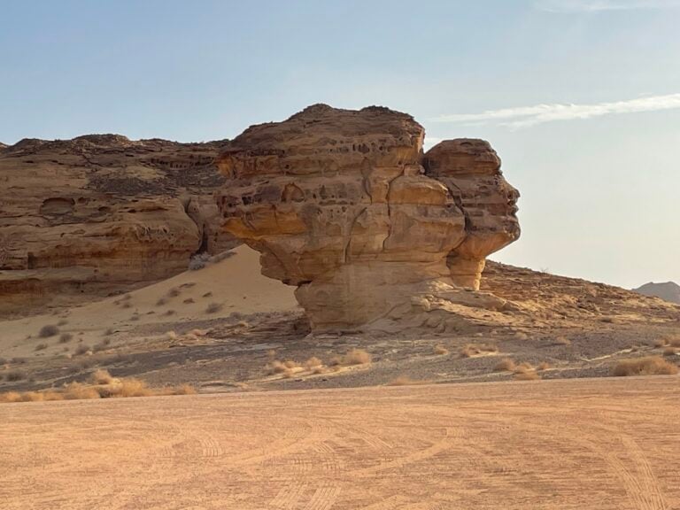 Arte, paesaggio, cibo, archeologia in Arabia Saudita. AlUla vuole diventare la nuova meta del turismo culturale rigenerativo