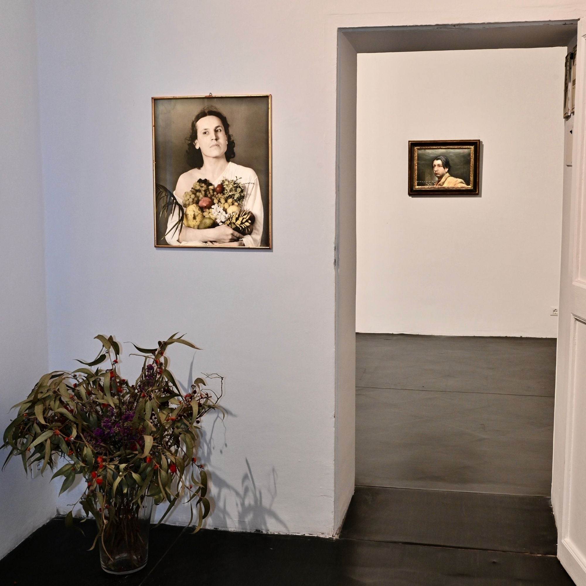 I quadri ci guardano? Installation view, Galleria L'Attico, Roma, 2026