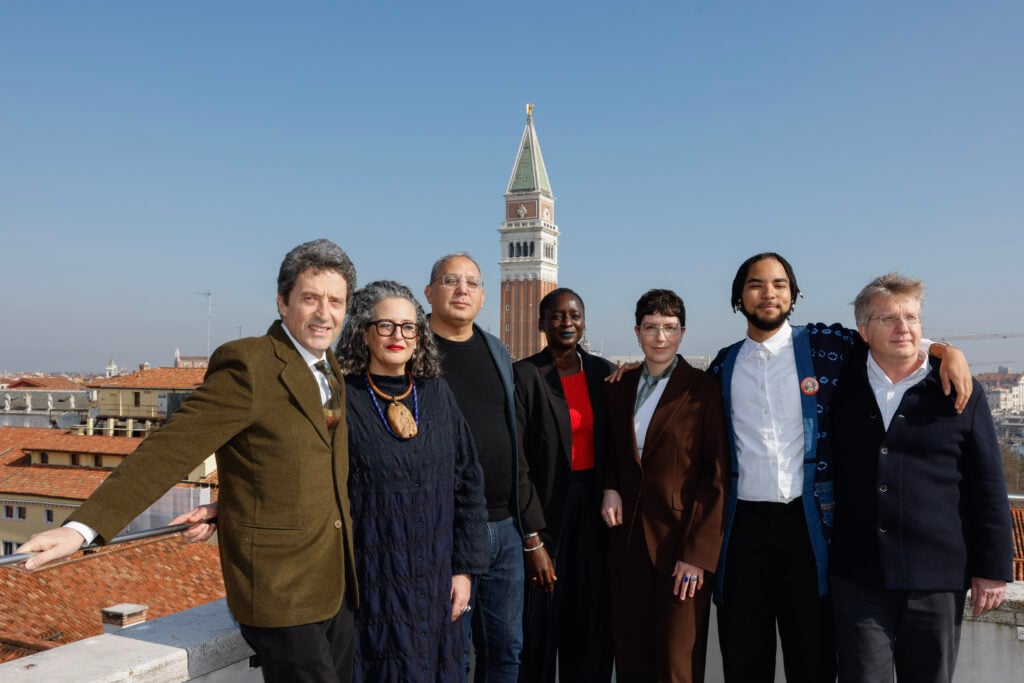 Il Presidente Pietrangelo Buttafuoco e il team curatoriale di In Minor Keys. Photo Jacopo Salvi. Courtesy of La Biennale di Venezia