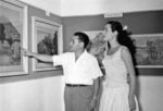 Il sindaco Trifil&ograve; accompagna l&rsquo;attrice Rosa Rose in mostra, 1955