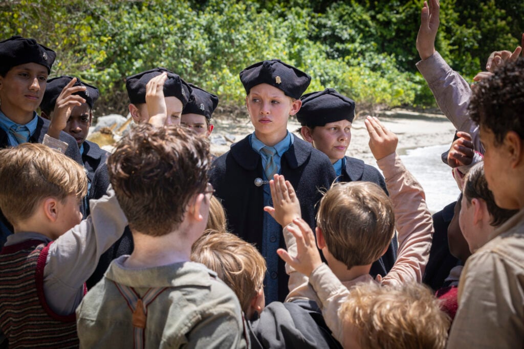 Sta per arrivare la serie sul Signore delle Mosche. Ecco il trailer