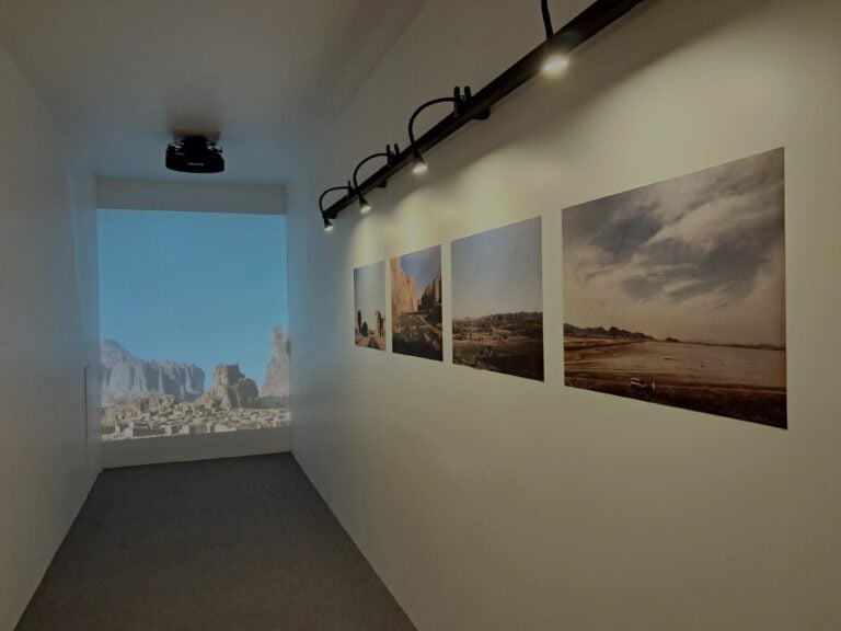 Mostra "Not Deserted. AlUla&rsquo;s Archives in Movement". Ph: Manuela De Leonardis