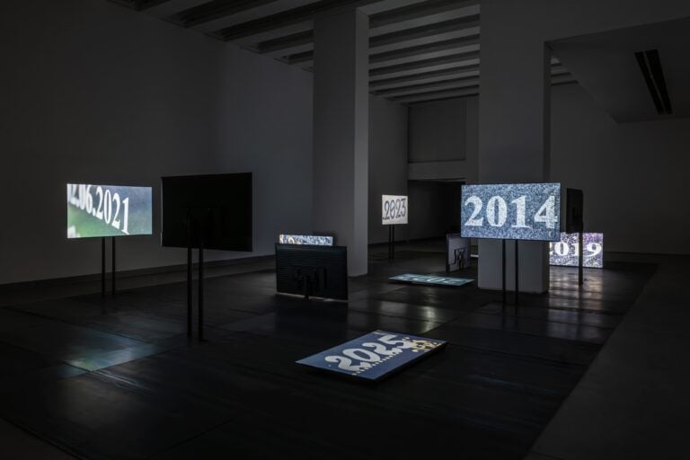 Alla Tenuta dello Scompiglio, il collettivo Open Group riflette sulla morte e sui media di massa