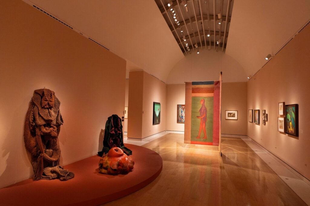 A Londra una mostra celebra i legami artistici nell’India del Novecento fino ad oggi