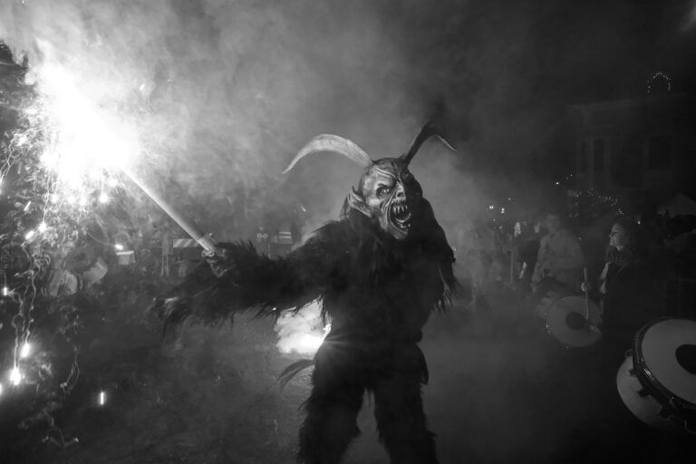 Una mostra fotografica a Roma sul valore antropologico delle feste popolari in Italia 