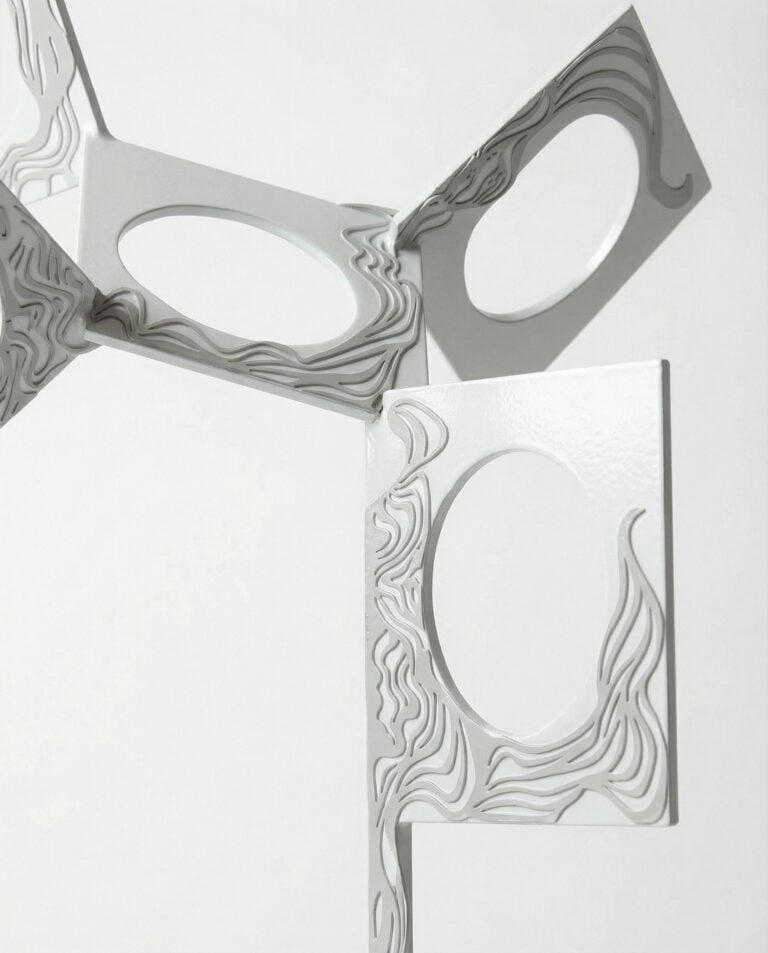 La Fondazione Franco Albini di Milano riapre al pubblico (con un messaggio di pace a cinque cerchi)