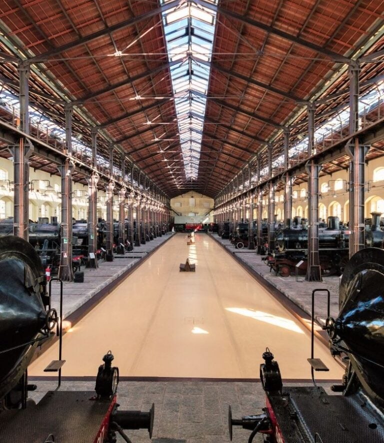 Dove nacque la ferrovia italiana: il museo di Pietrarsa in Campania, tra memoria, industria e paesaggio