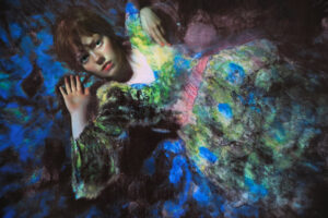 Donatella Izzo - Not here to be seen