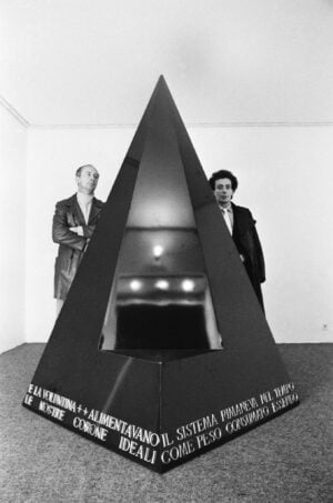 Vincenzo Agnetti - Lavorare insieme è atto politico