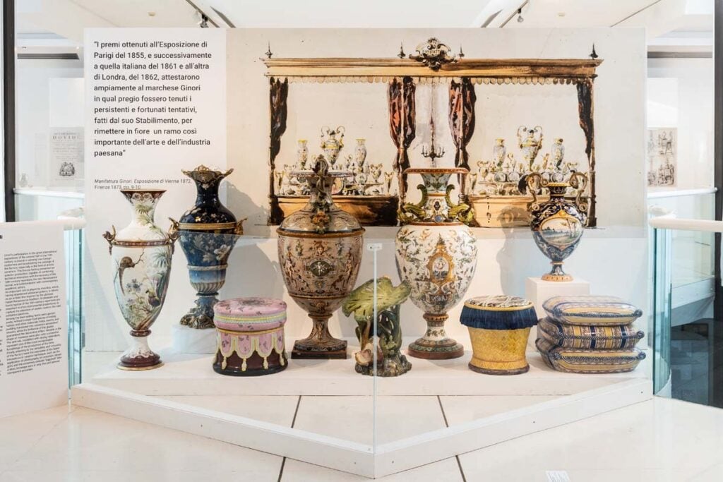 Installation view: Alchimia Ginori 1737-1896. Arte e tecnica in manifattura