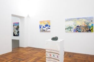 A Torino ricordi d’infanzia, romanzi e sguardi sul mondo contemporaneo tutti mescolati in una mostra 