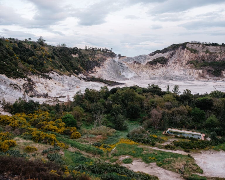C’è un progetto fotografico dedicato ai Campi Flegrei che vuole superare le immagini da cartolina