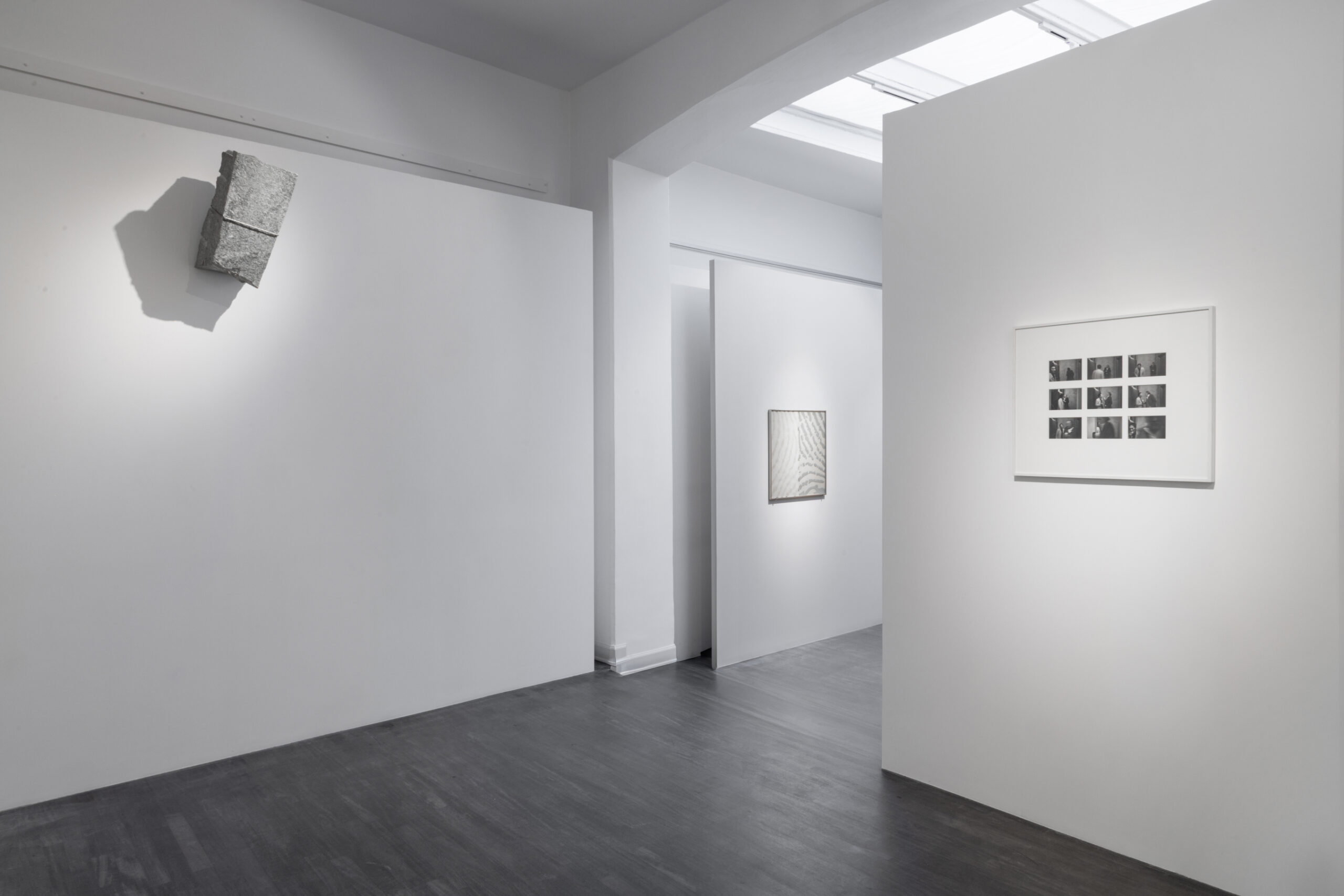 https://www.artribune.com/wp-content/uploads/2026/03/11-installation-view-paolo-mussat-sartor-obiettivo-arte-povera-galleria-gracis-ph-fabio-mantegna-scaled.jpg