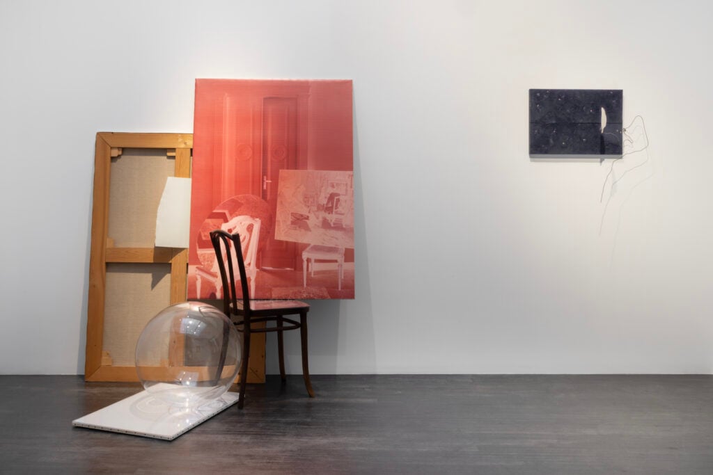 Installation view Paolo Mussat Sartor Obiettivo Arte Povera Galleria Gracis ph. Fabio Mantegna