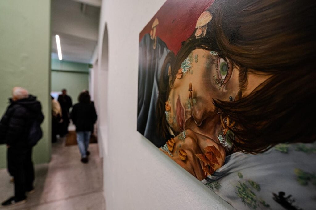 A Milano una mostra mette alla prova 5 studenti portandoli fuori dalle aule dell’accademia 