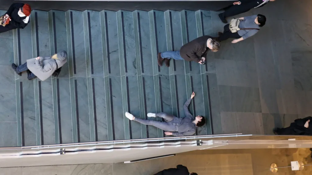 Maria HassabMaria Hassabi, PLASTIC, 2015. Co-commissionata da Hammer Museum, Los Angeles, Museum of Modern Art, New York e Stedelijk Museum, Amsterdam. Foto&copy; Julieta Cervantes. &copy; MoMa, New York. Courtesy l&rsquo;artistai