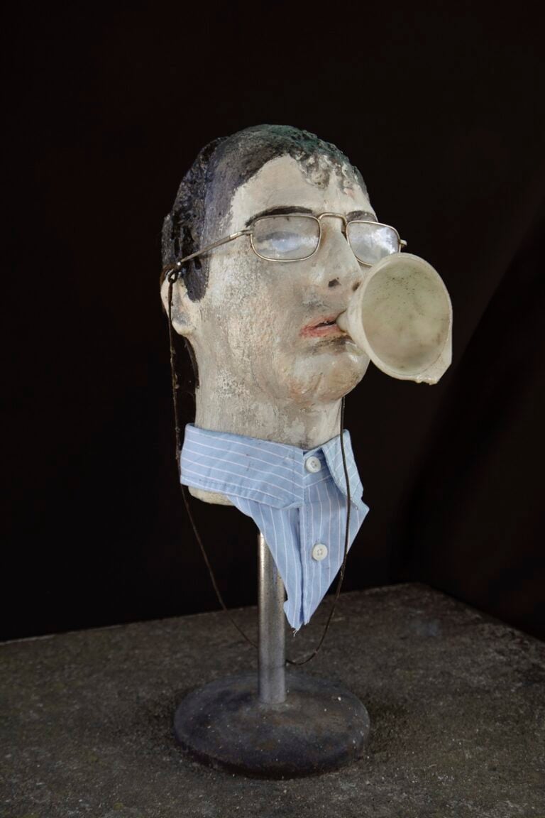 Andrea Saltini, Rosencrantz, 2024-25, materiali assemblati, 45x25x17 cm. Ph. Nicole Pizzetti