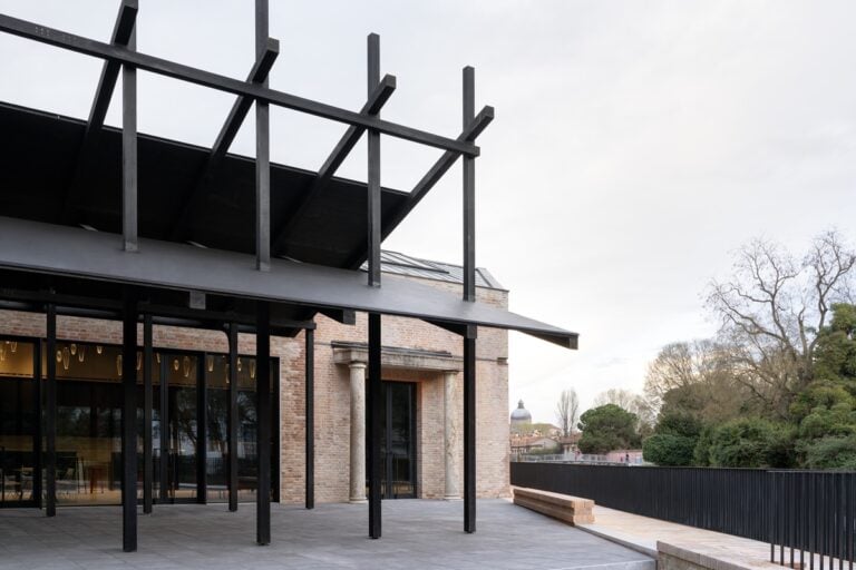 La loggia del Padiglione centrale riqualificato dal Ministero della Cultura con PNC al PNRR. Photo Marco Cappelletti. Marco Cappelletti Studio, Courtesy La Biennale di Venezia-MiC