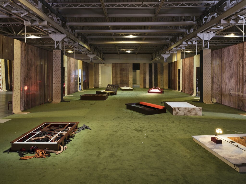 Benni Bosetto, Rebecca, veduta della mostra, Pirelli HangarBicocca, Milano