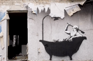 È stata rivelata la vera identità dello street artist Banksy (ma ci interessa davvero?)