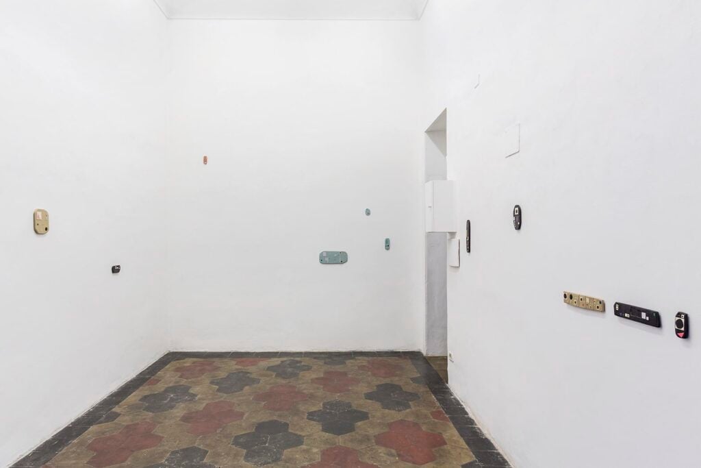 A Torino c’è una mostra che punta a costruire un’archeologia del futuro