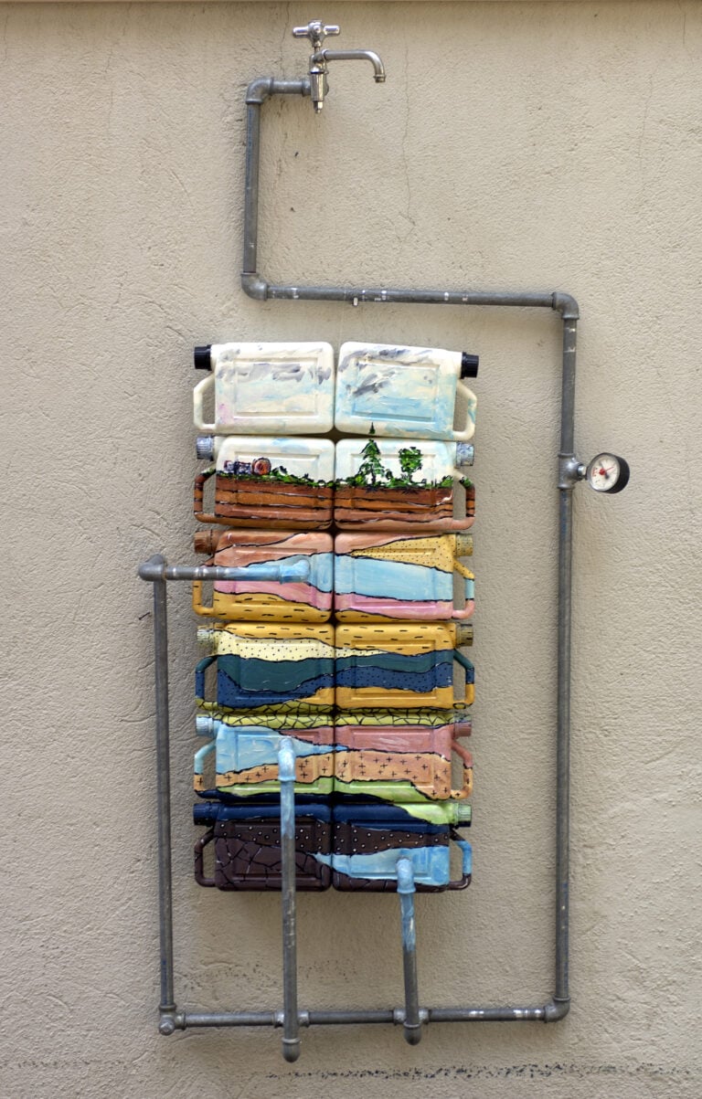 Ridendo del sistema. A Milano una mostra sull&rsquo;ironia nell&rsquo;arte italiana tra Anni &lsquo;80 e &lsquo;90