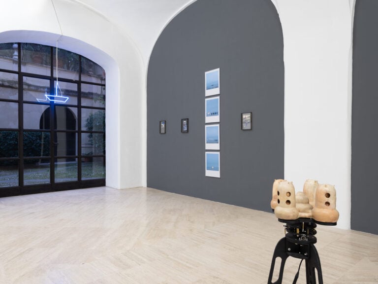 Installation view, Affrettati Lentamente, Conversation Piece Part XI, a cura di Marcello Smarrelli, Fondazione Memmo, 2026 | Enrique Ram&igrave;rez, Foto Daniele Molajoli