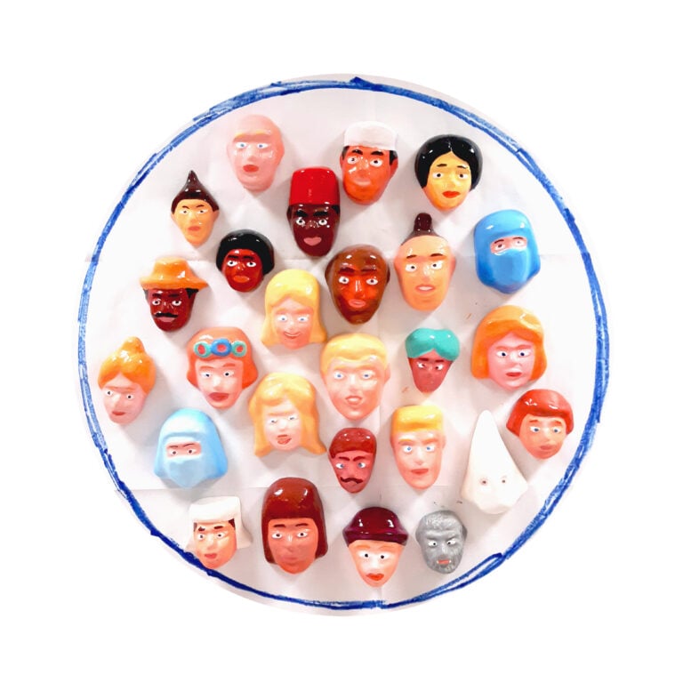 Ridendo del sistema. A Milano una mostra sull&rsquo;ironia nell&rsquo;arte italiana tra Anni &lsquo;80 e &lsquo;90