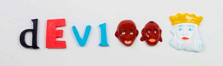 Ridendo del sistema. A Milano una mostra sull&rsquo;ironia nell&rsquo;arte italiana tra Anni &lsquo;80 e &lsquo;90