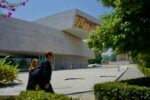 La piazza del museo MAXXI di Roma diventer&agrave; un piccolo parco: iniziati i lavori per smantellare il cemento