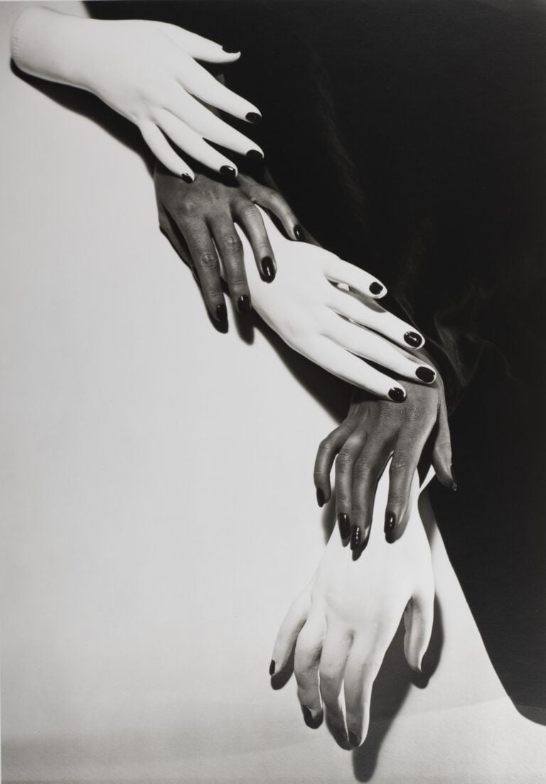 Horst P. Horst. Hands, Hands, Hands,1941 &copy; Horst Estate