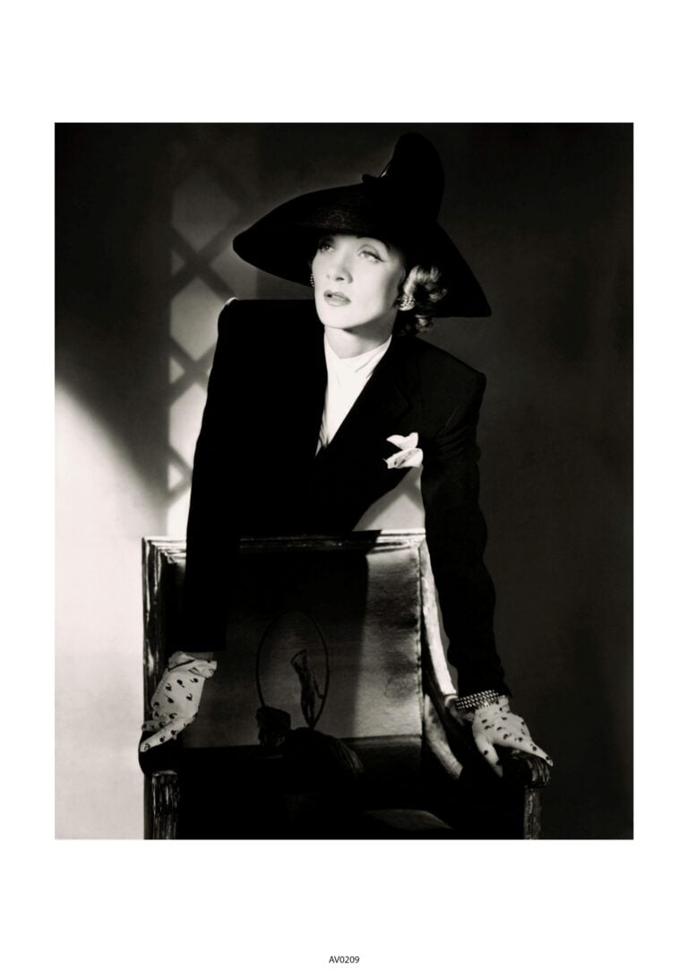 Horst P. Horst. Marlene Dietrich, New York - Los Angeles, 1942