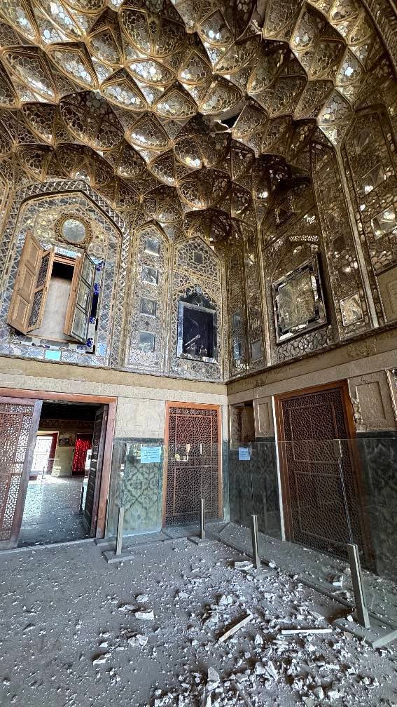 I danni al Palazzo di Chehel Sotoun a Isfahan