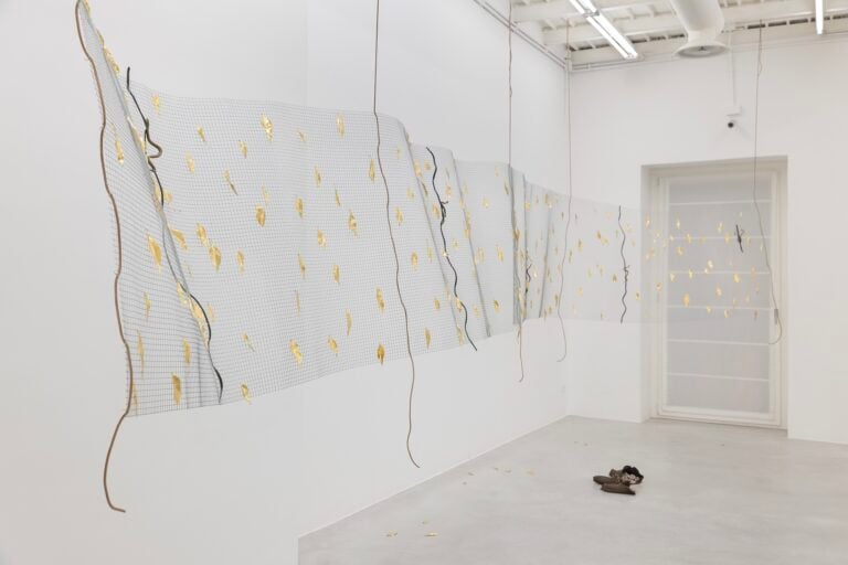 Ignazio Mortellaro, La Selva, 2026, 8m di rete, 5 fusioni in bronzo