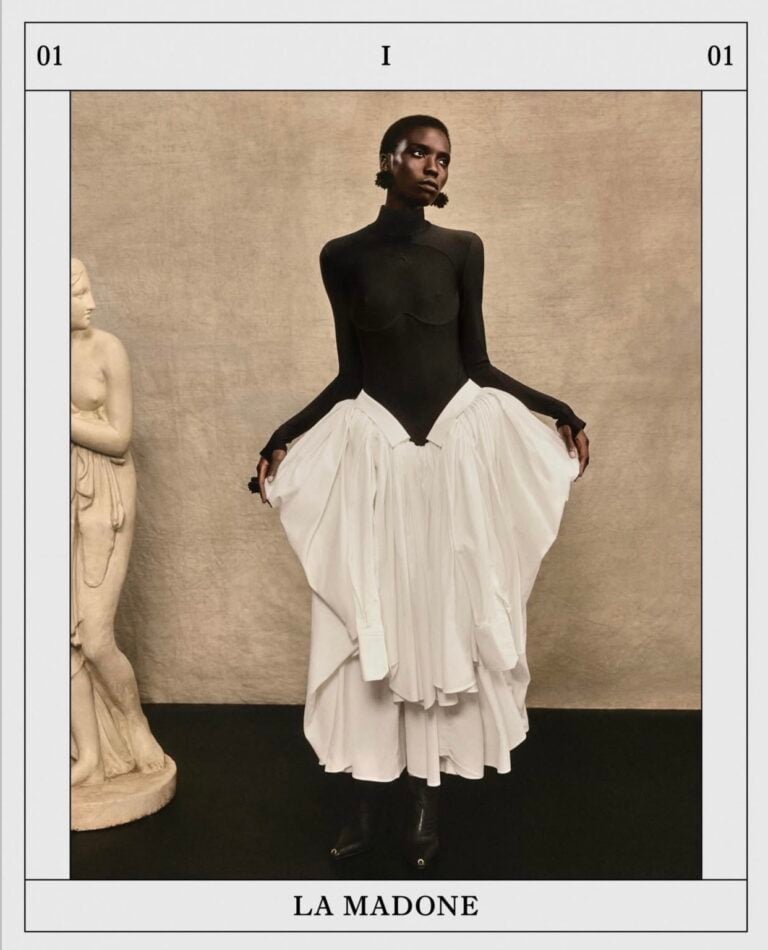 I capolavori del Louvre diventano abiti grazie alla stilista Marine Serre