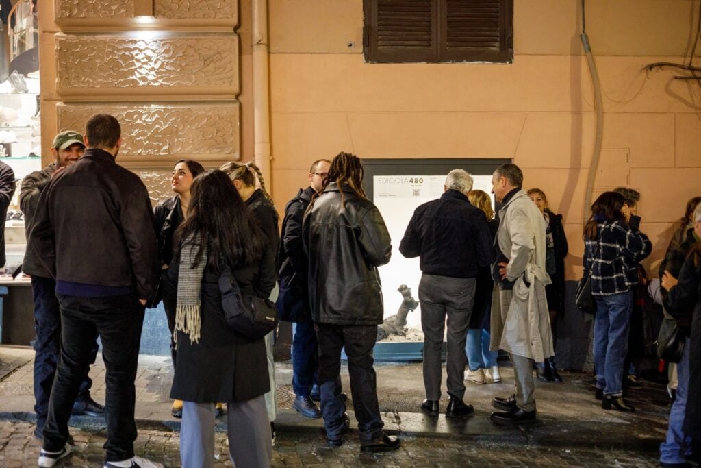 Inaugurazione, Jona Fierro, Come il fuoco brucia la foresta e come la fiamma incendia i monti - Residuo #01, Edicola480, Napoli