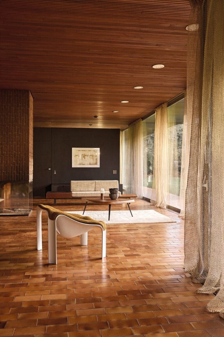 ISS&Eacute; SOPHIE DRIES X ISSE