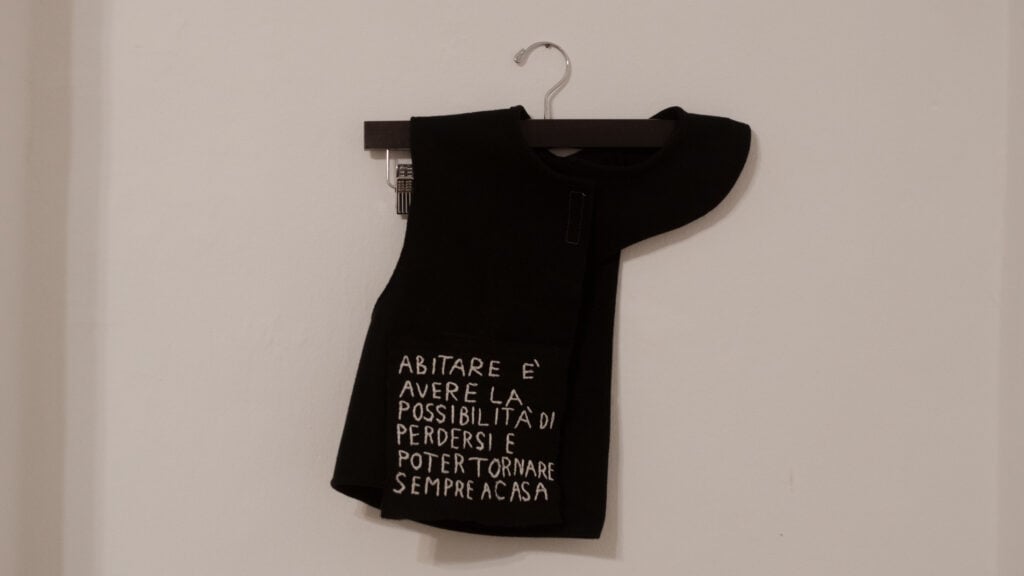 Lessicogramma dell'abitare. Antro, Torino. Installation view. Photo Lorenzo Vanzini, Collettivo Effezero