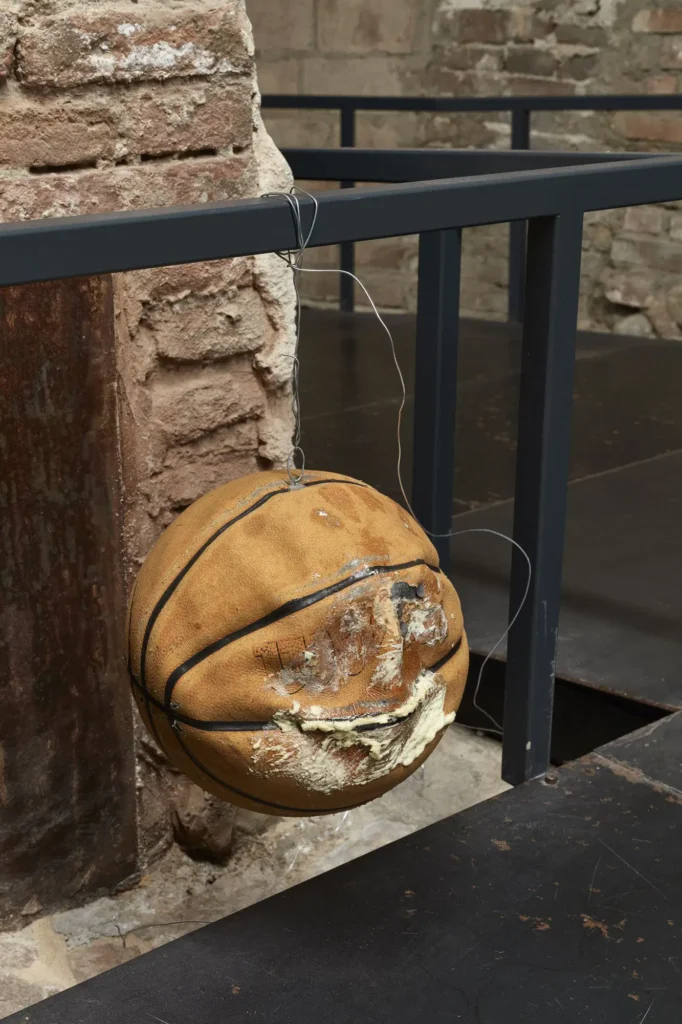 Michael E. Smith, CC, installation view a Palazzo Bentivoglio, Bologna, 2026. Photo Carlo Favero