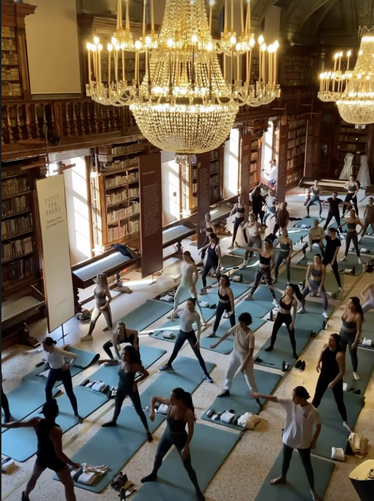 La storica Biblioteca Braidense di Milano trasformata in palestra da uno sponsor. Immagini, video, intervista al direttore