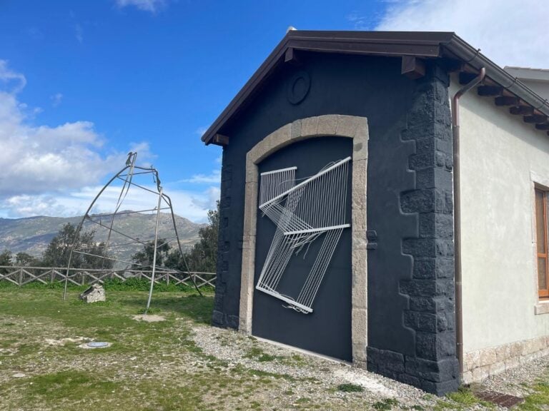 Torna la Biennale di Ulassai, il borgo in Sardegna che ha dato i natali alla grande artista Maria Lai