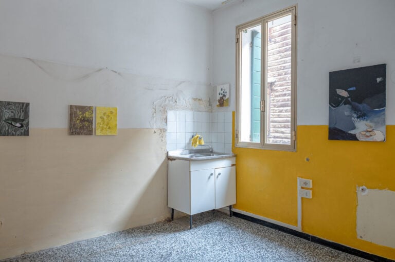 Stefania Serio, Colombina Reloaded. Metamorfosi veneziana, installation view, Venezia, 2026. Courtesy The Art Society. Photo Massimiliano Tuveri