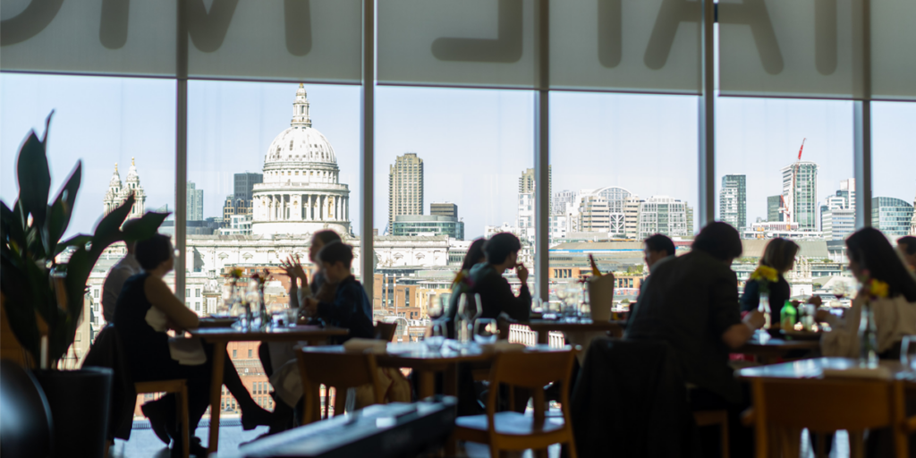 La Tate Modern di Londra sta collaborando con famosi chef per prolungare l’esperienza anche a tavola