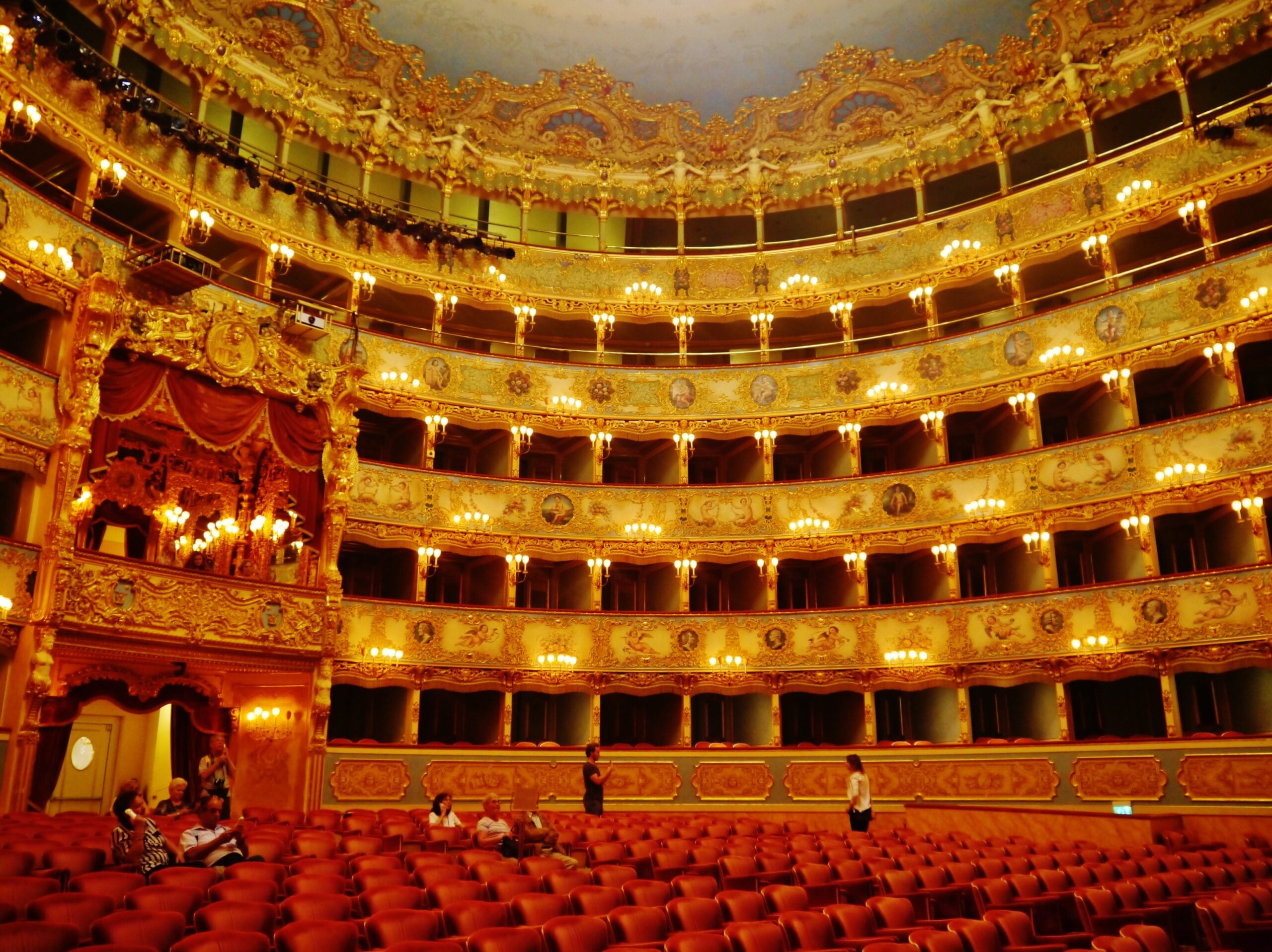 https://www.artribune.com/wp-content/uploads/2026/03/teatro-la-fenice-photo-zairon-scaled.jpg