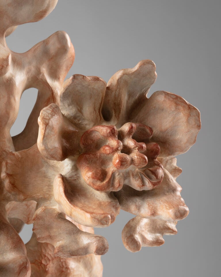 Trasformarsi (e trasformare) per sopravvivere. Intervista allo scultore e designer Tade&aacute;&scaron; Podrack&yacute;