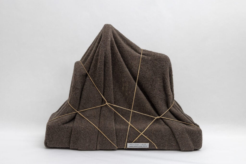 Man Ray, L’Énigme d’Isidore Ducasse, 1920-1971 Macchina per cucire avvolta in una coperta, Sewing machine wrapped in a blanket, Edition of 10, Galleria Schwarz, Milan 1971, 45 x 58 x 23 cm, © Man Ray 2015 Trust, by SIAE 2026 etgar yuval