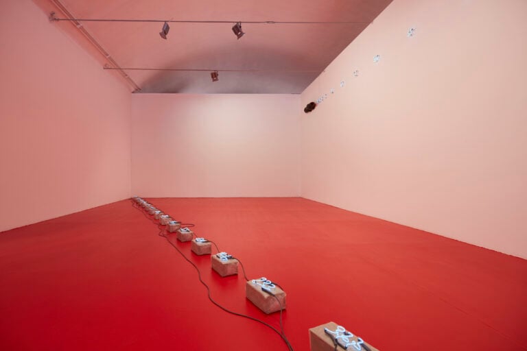 Christian Stein Deposito, Sala 6. Pero, Milano. Opere di Mario Merz. Courtesy Galleria Christian Stein, Milano. Photo Agostino Osio